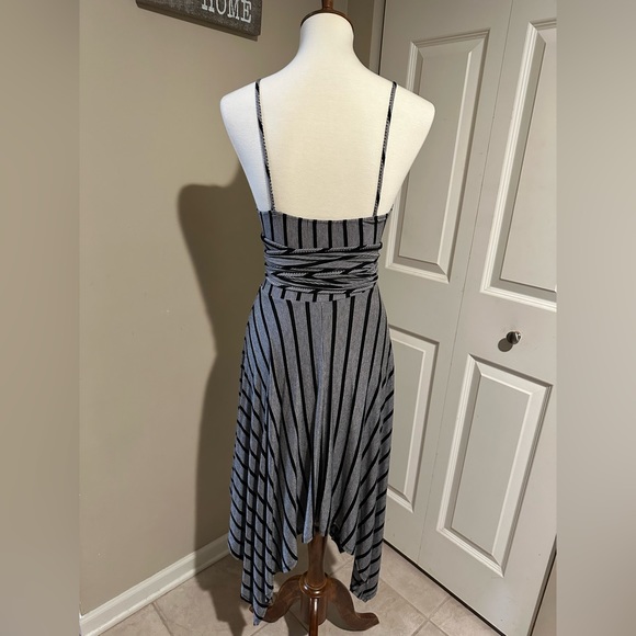 Alya Boutique Wrap Dress - Picture 4 of 11